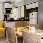Zecamping 4 Etoiles Familial Espace Aquatique Locatif Tv Lv Clim Sérignan