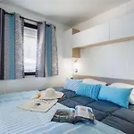 Zecamping 4 Etoiles Familial Espace Aquatique Locatif Tv Lv Clim 4* Sérignan