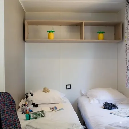 Zecamping 4 Etoiles Familial Espace Aquatique Locatif Tv Lv Clim Sérignan
