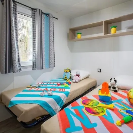 Zecamping 4 Etoiles Familial Espace Aquatique Locatif Tv Lv Clim Kamp alanı