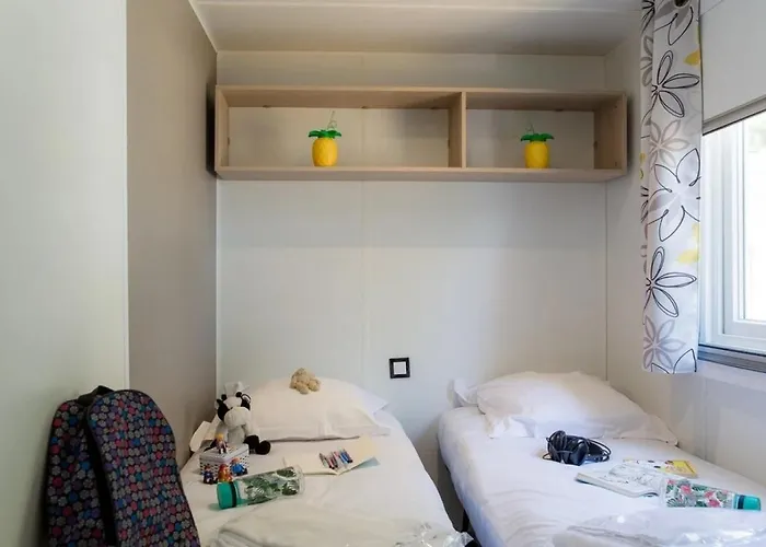 Zecamping 4 Etoiles Familial Espace Aquatique Locatif Tv Lv Clim Sérignan